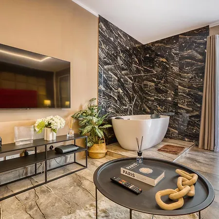 Ruby's - By Solea Homes Apartment *